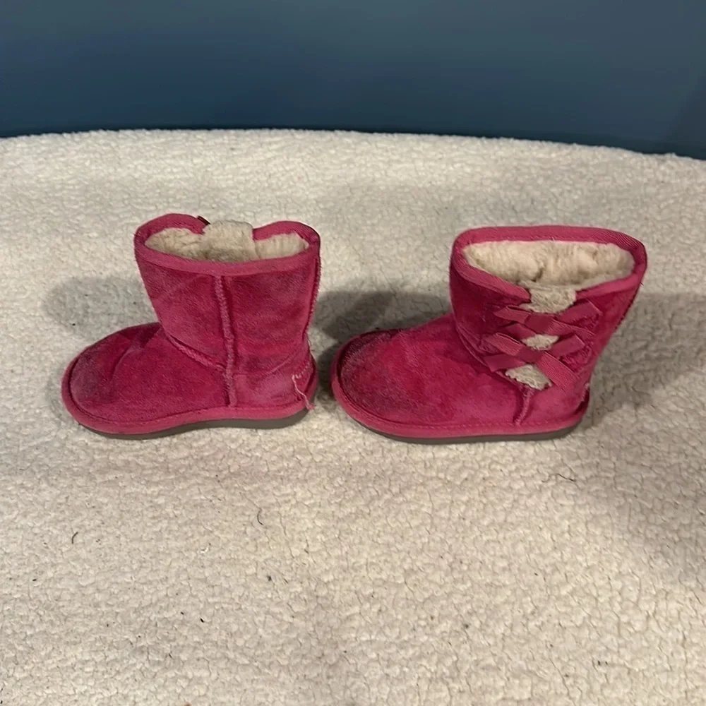 UGG Koolaburra size 7 toddler